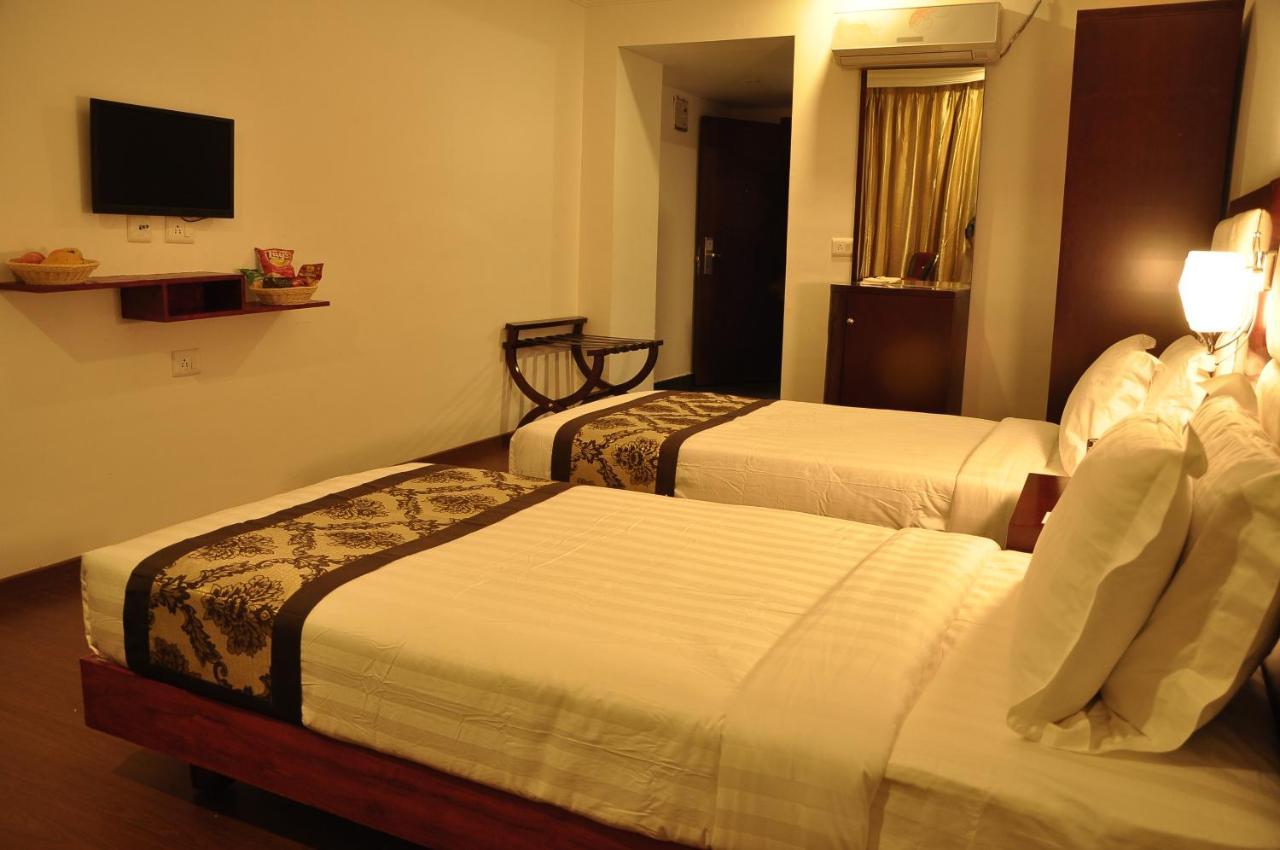 Grand Clarks Inn Badami Dış mekan fotoğraf