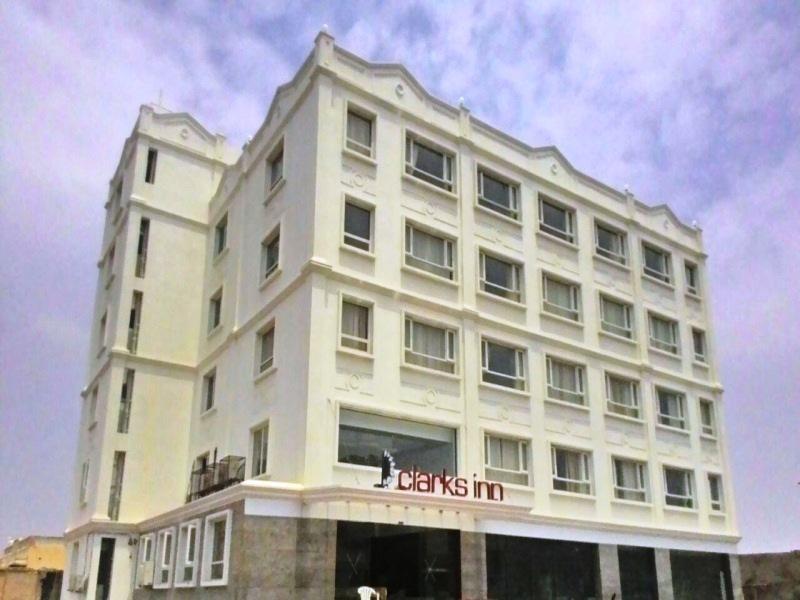 Grand Clarks Inn Badami Dış mekan fotoğraf