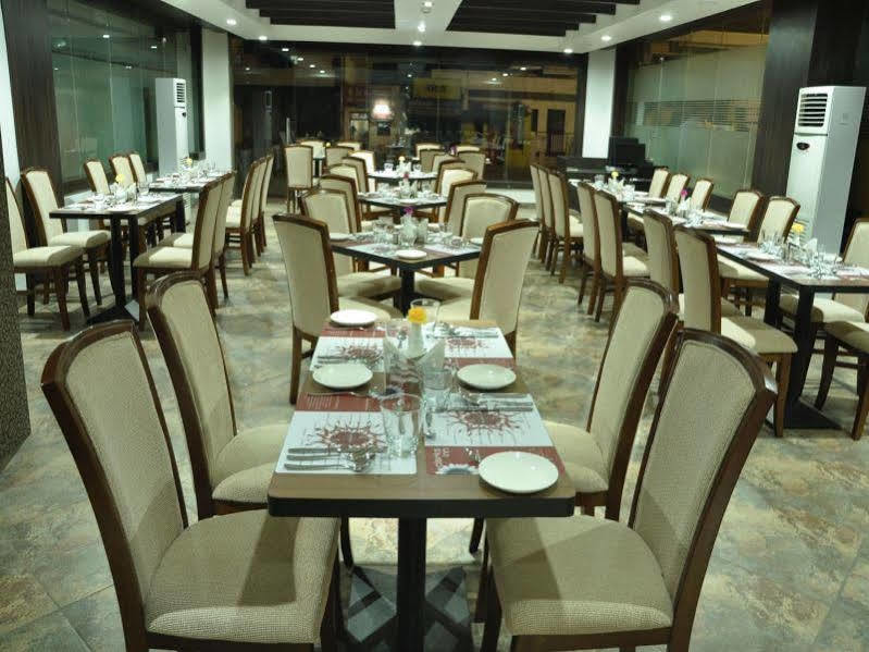 Grand Clarks Inn Badami Dış mekan fotoğraf