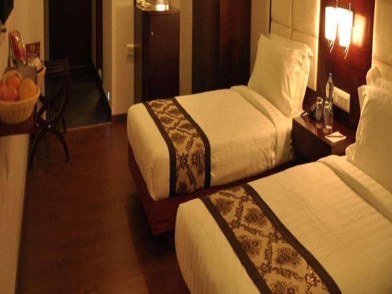 Grand Clarks Inn Badami Dış mekan fotoğraf