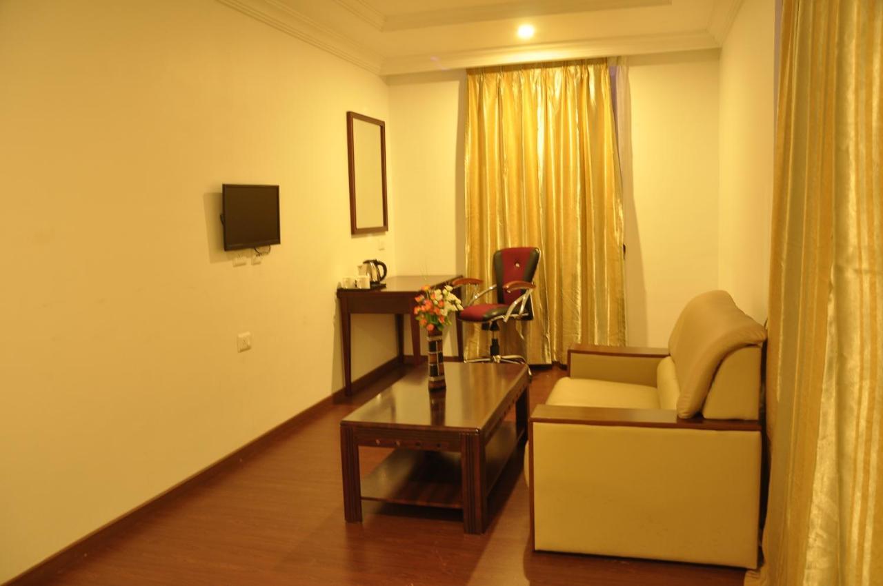 Grand Clarks Inn Badami Dış mekan fotoğraf